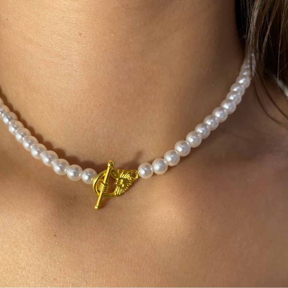 Pearl Necklace with Gold Toggle Clasp